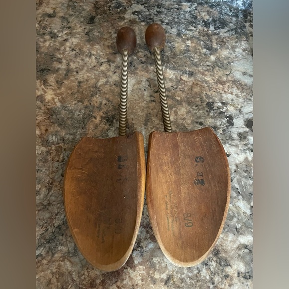 👞 Vintage Shoe Stretchers - Picture 7 of 9